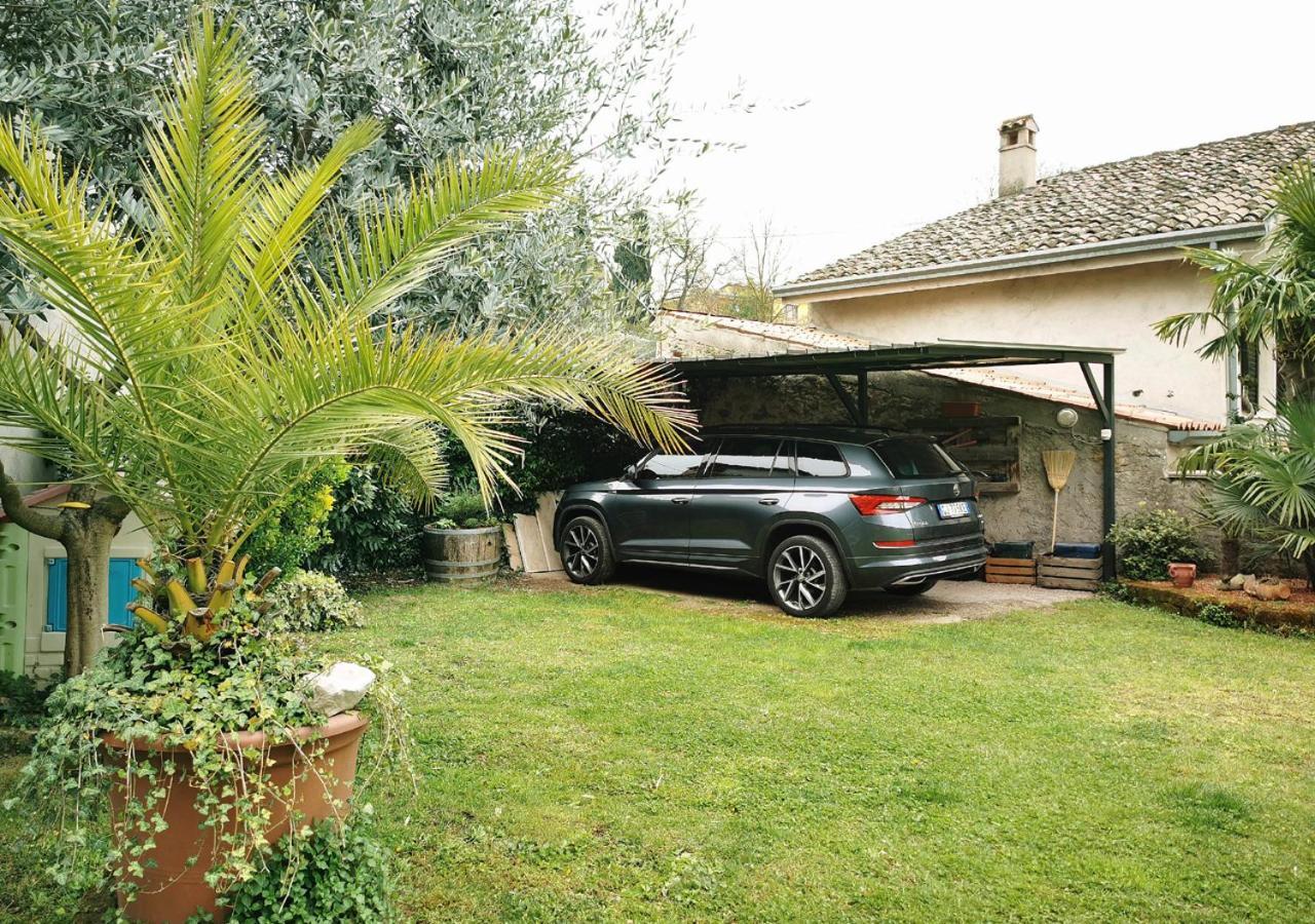 Casa Rustica Con Giardino Villa Caprino Veronese Eksteriør bilde