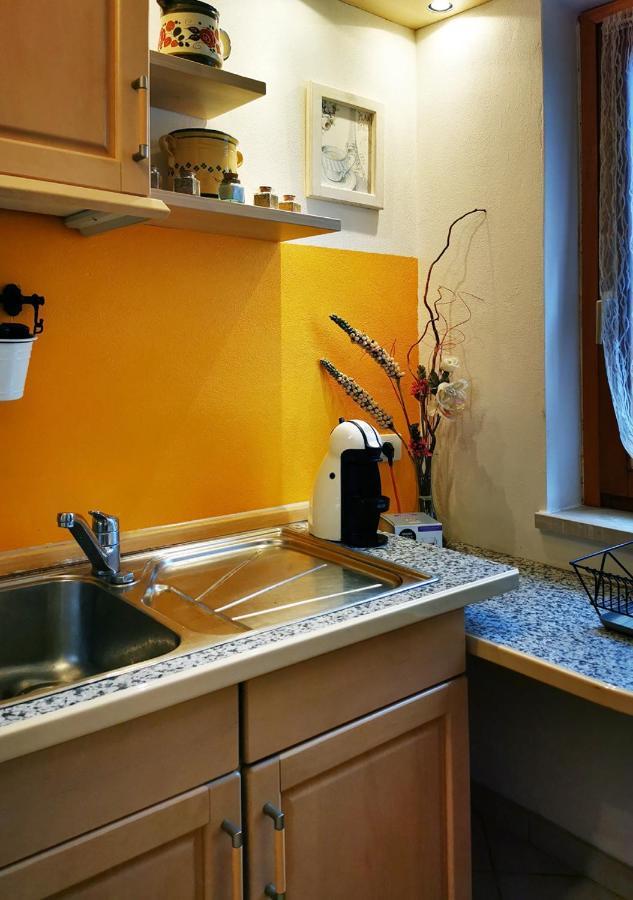 Casa Rustica Con Giardino Villa Caprino Veronese Eksteriør bilde