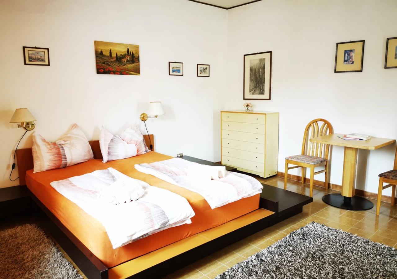 Casa Rustica Con Giardino Villa Caprino Veronese Eksteriør bilde