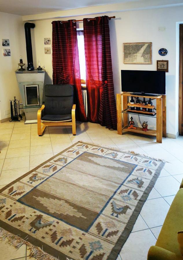 Casa Rustica Con Giardino Villa Caprino Veronese Eksteriør bilde