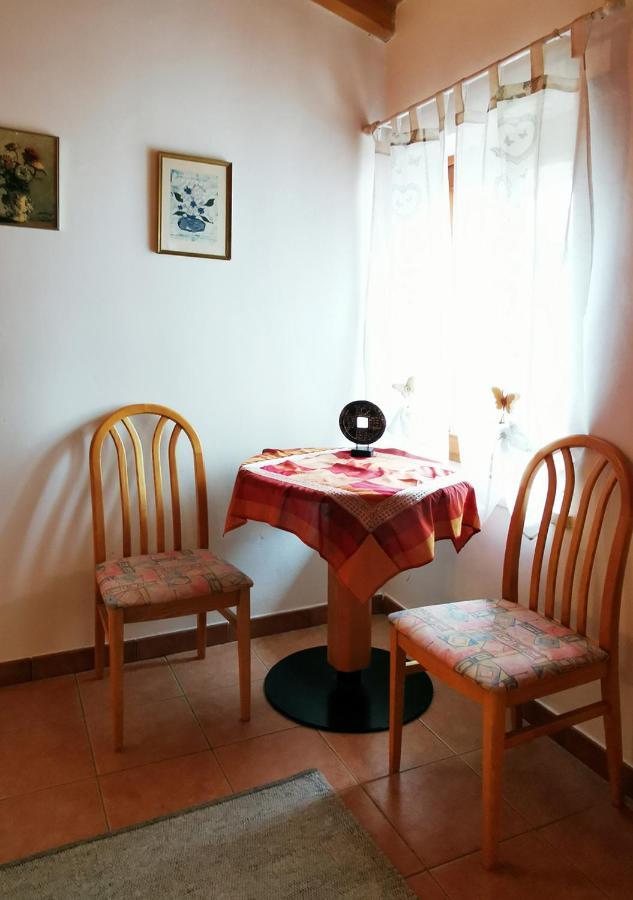 Casa Rustica Con Giardino Villa Caprino Veronese Eksteriør bilde