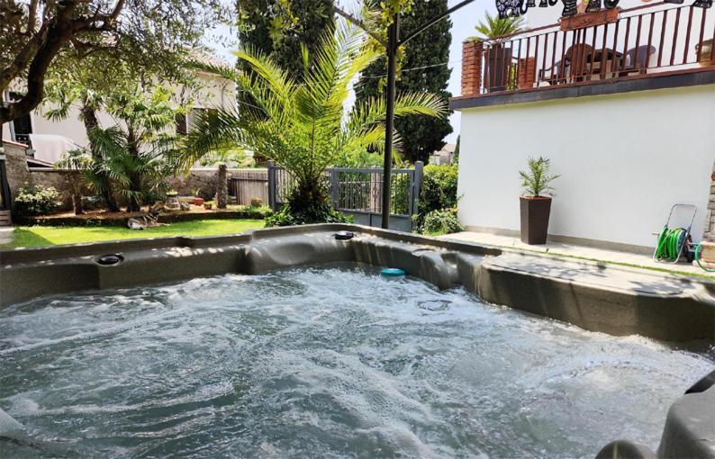 Casa Rustica Con Giardino Villa Caprino Veronese Eksteriør bilde